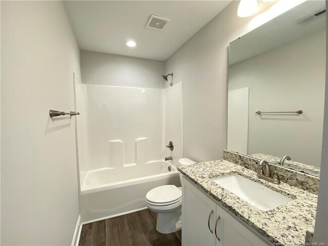Building Photo - 529 Hamlet Dr