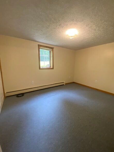Primary Photo - 10 Dumas Dr