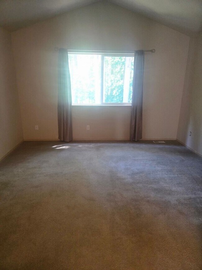 Building Photo - 3bd/2.5ba Maple Valley Home