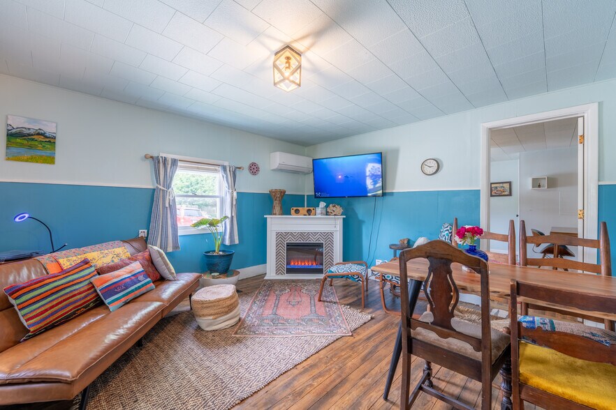 Building Photo - 1101 S Rogers St