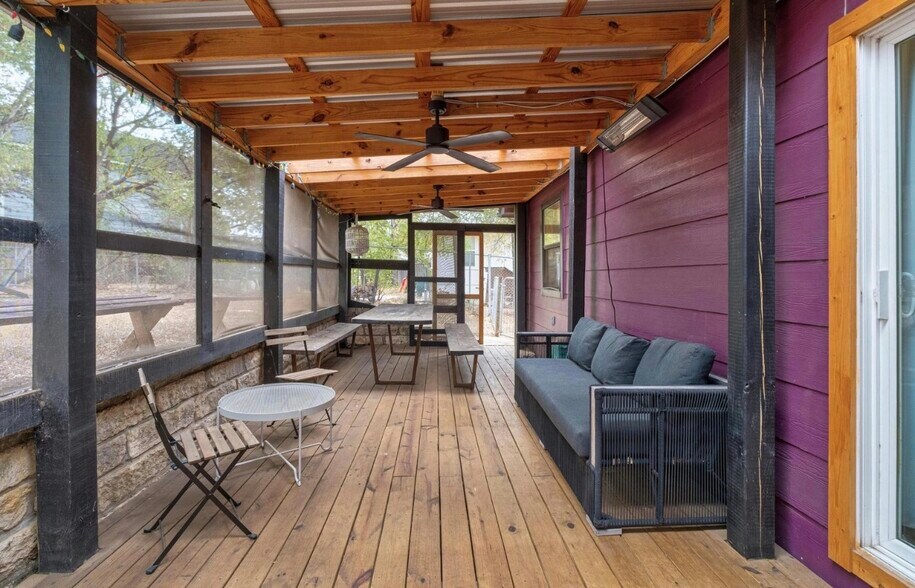 Building Photo - 2804 Crest Ave