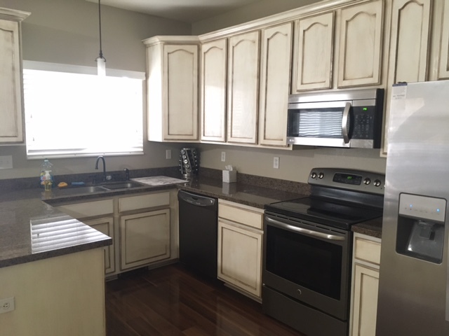Building Photo - 3859 S Mitchell Cove