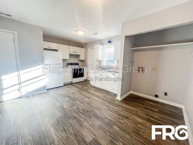 Building Photo - 107 Chesterfield Ct