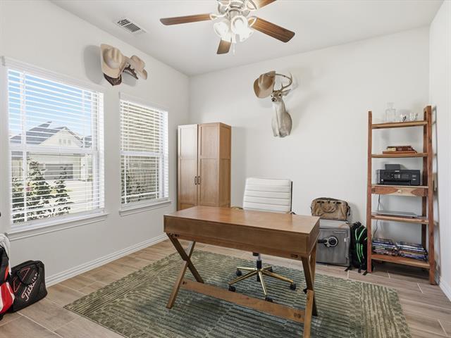 Building Photo - 1013 Wildwood Dr