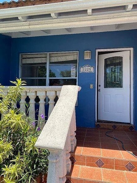 Primary Photo - 2225 SW 21st Ter