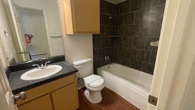 Building Photo - Nice Four plex unit upstairs in Irving.