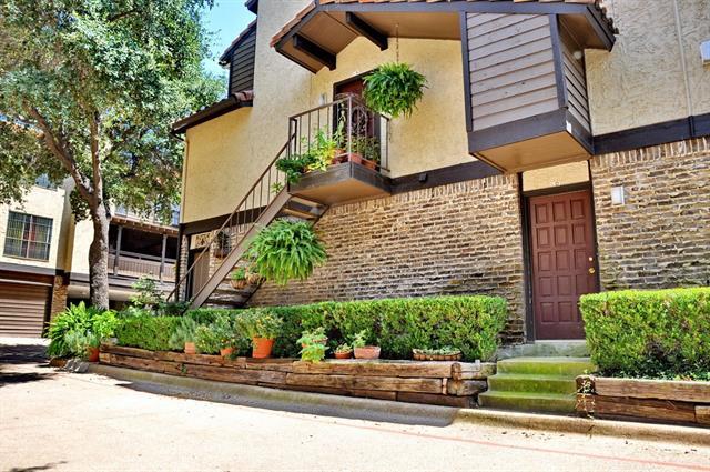 Building Photo - 5630 Spring Valley Rd