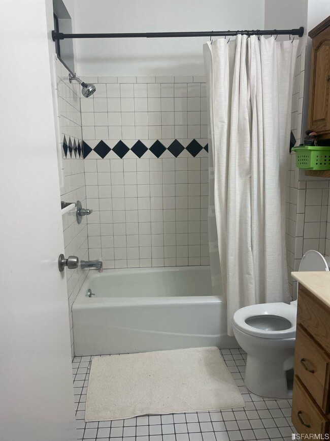 Building Photo - 272 25th Ave