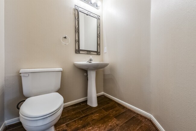 Building Photo - 17515 Fairgrove Park Dr