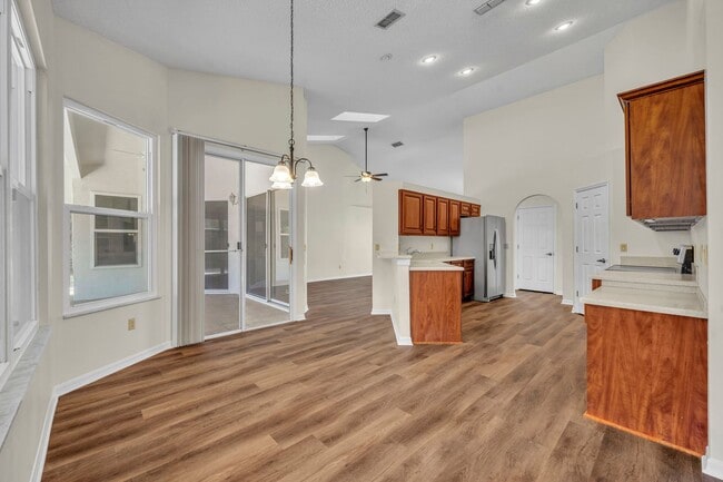 Building Photo - Great Oviedo Home in Bentley Woods!