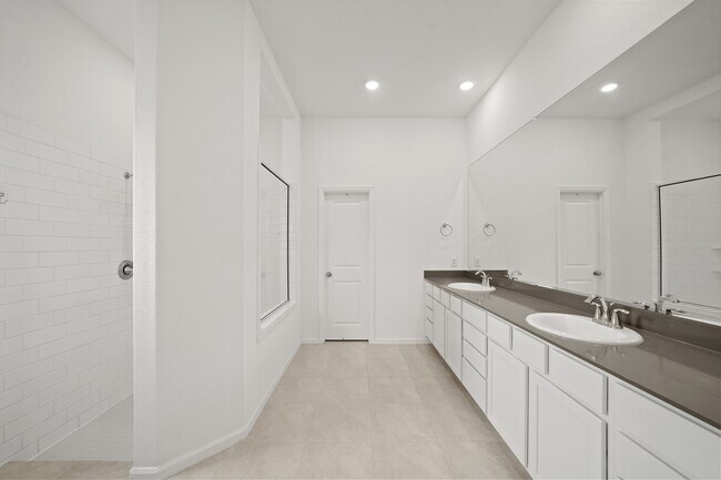 Building Photo - 9405 Vis Fls Trce