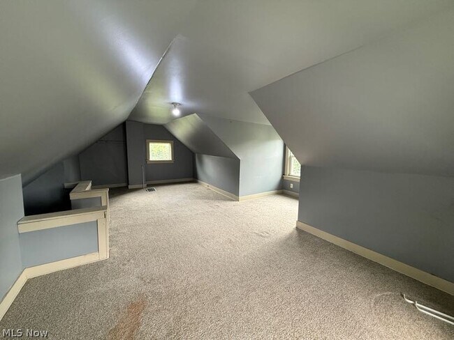 Building Photo - 1467 Beardsley St