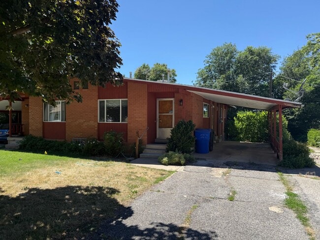 Building Photo - 2583 N 550 E