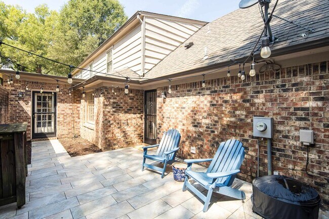 Building Photo - 7691 McHenry Cir N