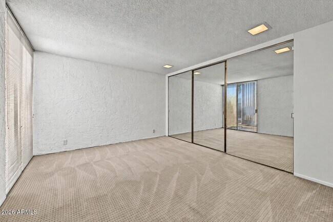 Building Photo - 4656 N 40th St