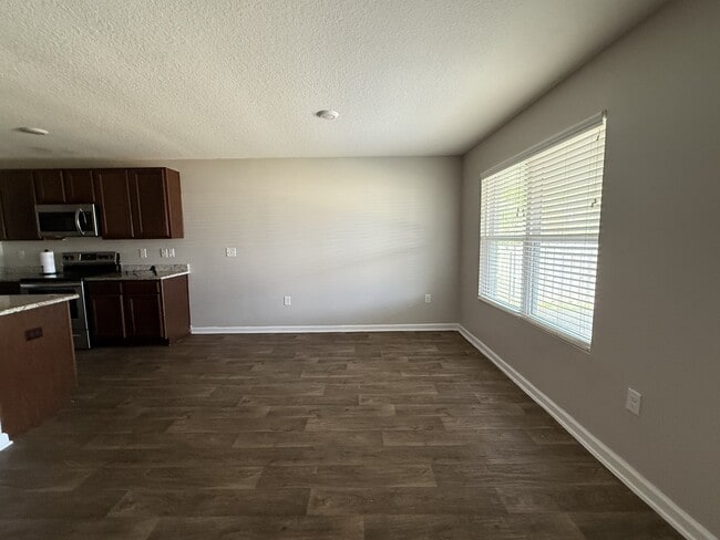 Building Photo - 1004 Limpkin St