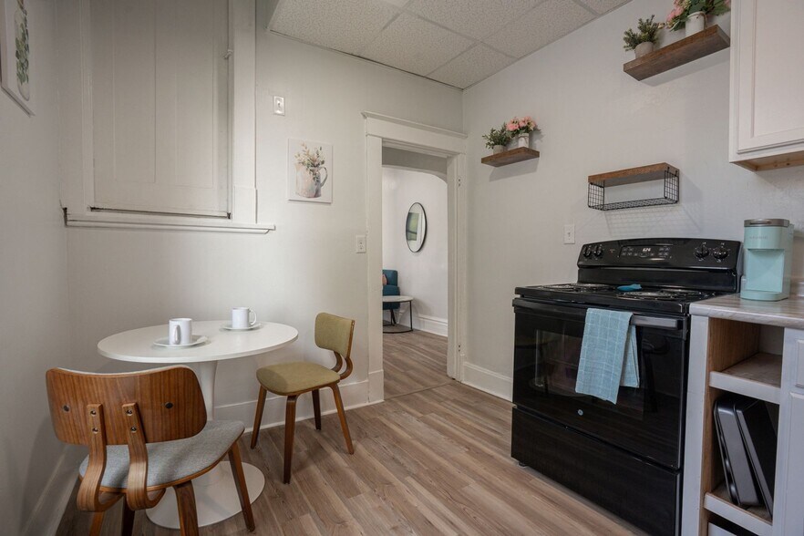 Building Photo - 731 S 7th St