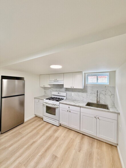Building Photo - 512 Nassau Blvd