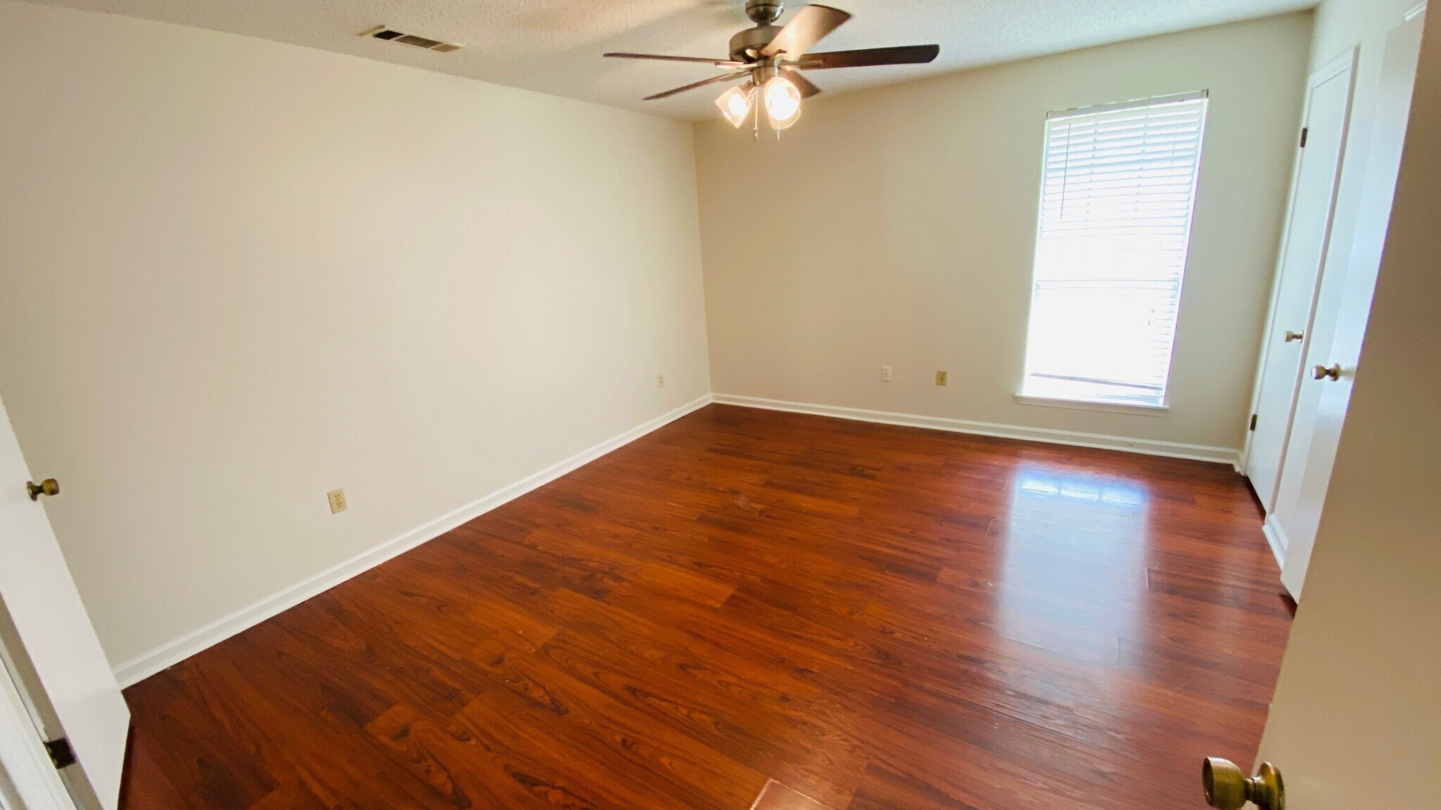 Building Photo - 14722 Hooper Rd