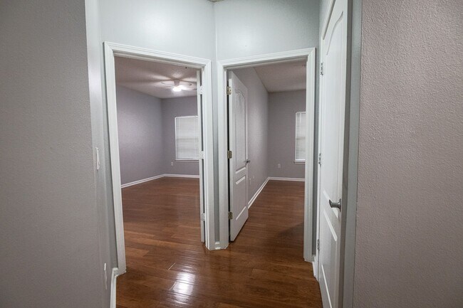 Building Photo - Available for Immediate Move in!  Gorgeous 2 Bedroom Condo with Garage on the 1st Floor!