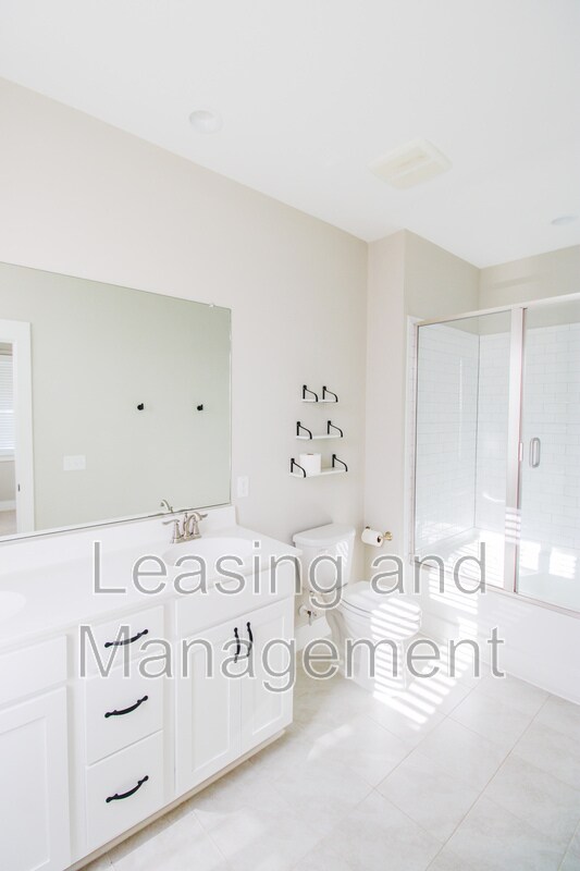 Building Photo - 286 Great Lawn Dr