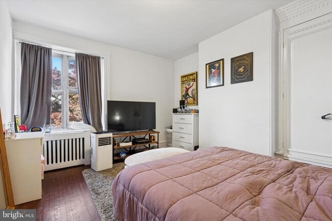 Building Photo - 344 Green Ln