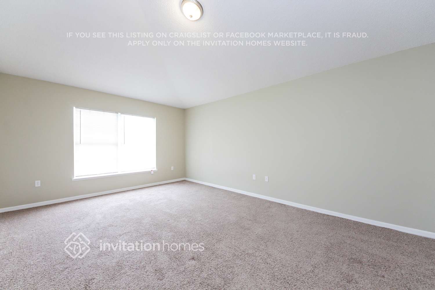 Building Photo - 1130 St Tropez Ct