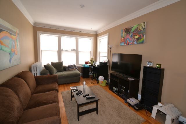 Building Photo - 5023 N Winchester Ave