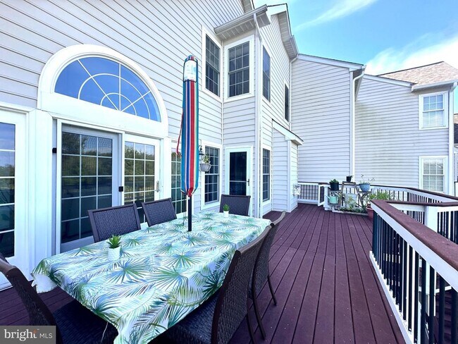 Building Photo - 25593 Creek Run Terrace