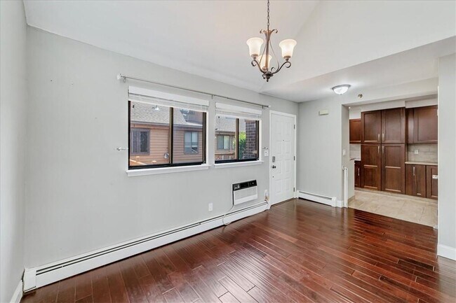 Building Photo - 15 Greenridge Ave