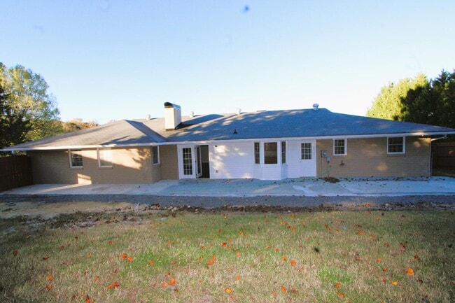 Building Photo - 711 Whittier Ave