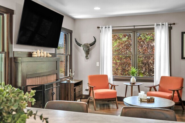 Building Photo - Charming Modern Industrial Fully Furnished Home for Lease