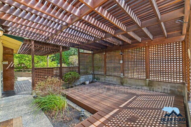 Building Photo - 7919 Ridgemont Dr