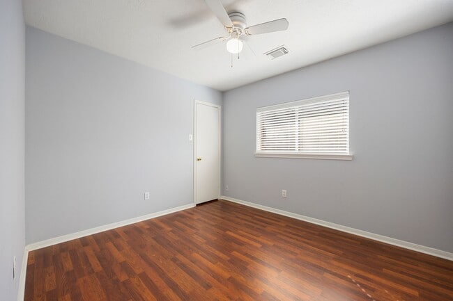 Building Photo - 4754 Widerop Ln