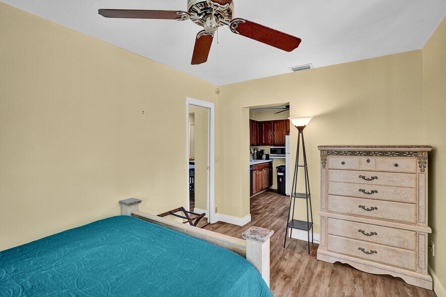 Building Photo - 2620 NE 19th St