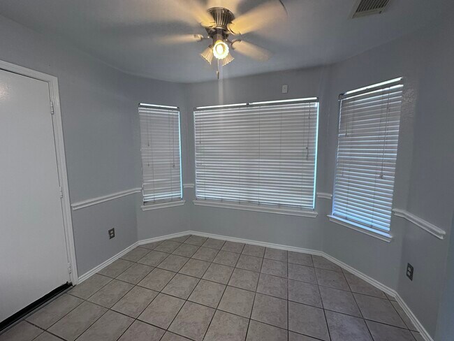 Building Photo - 15522 Baxter Ave