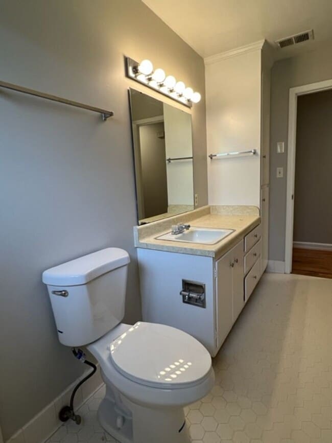 Building Photo - So Close to Downtown Greenville - this VER...