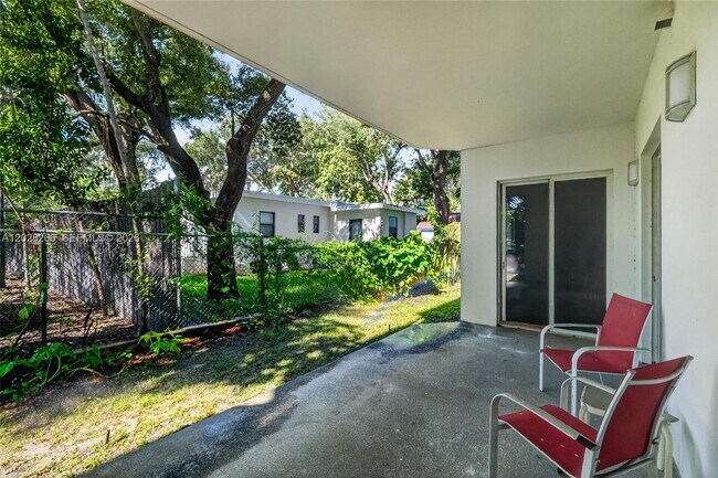 Building Photo - 652 NE 63rd St