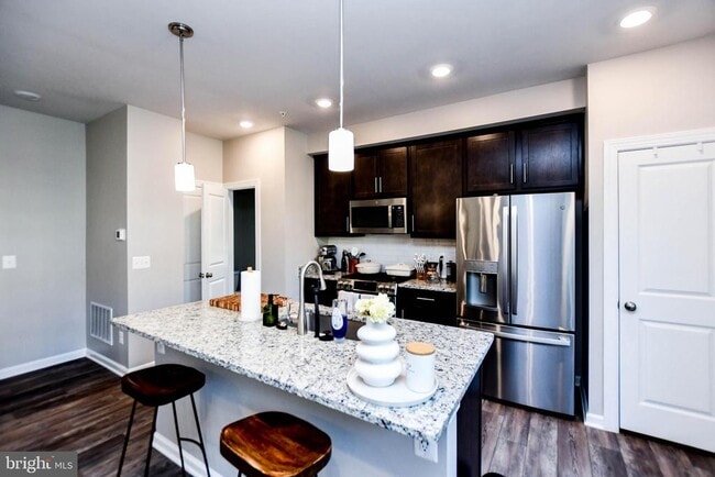 Building Photo - 5692 Stephanie Tessa Way