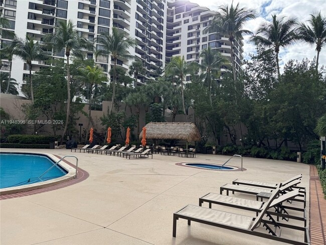 Building Photo - 540 Brickell Key Dr