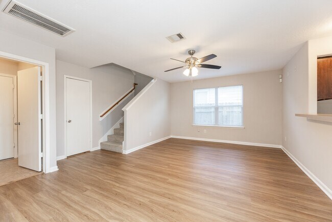 Building Photo - 1006 Vernage Rd