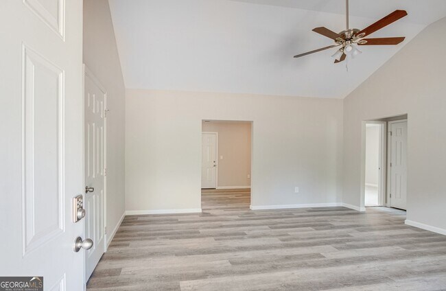 Building Photo - 117 Lyla Ln