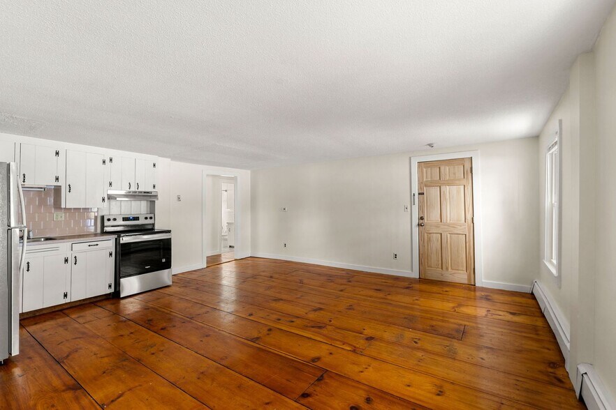 Building Photo - 97 Groton St