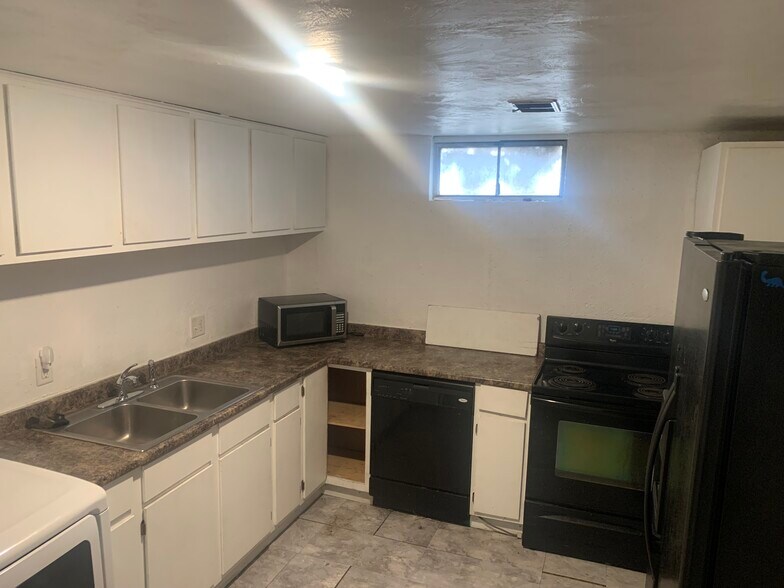 Building Photo - 1522 Hall Ave