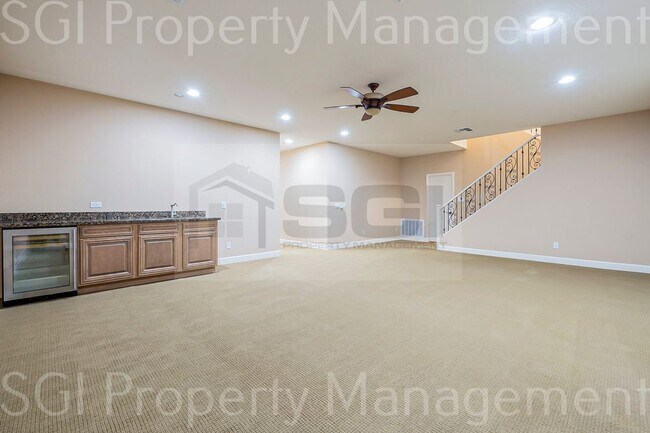 Building Photo - LUXURY 5 BEDROOM VISTANCIA BASEMENT HOME!