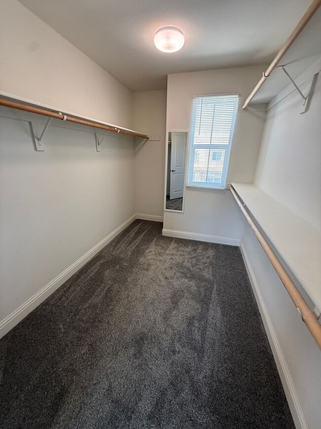 Building Photo - Beautiful Newer Two Story Home in The Gated Community of HG Gardens