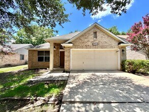 Building Photo - 3/BR 2/BA Home with Natural Light, Big Bac...