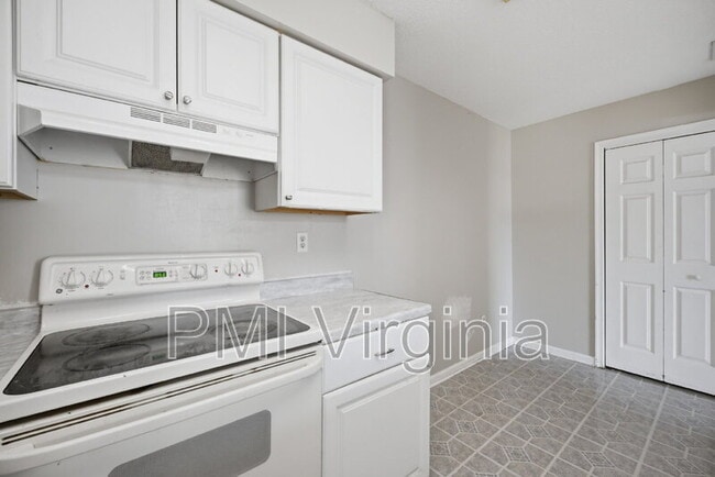 Building Photo - 724 Harbor Springs Trail