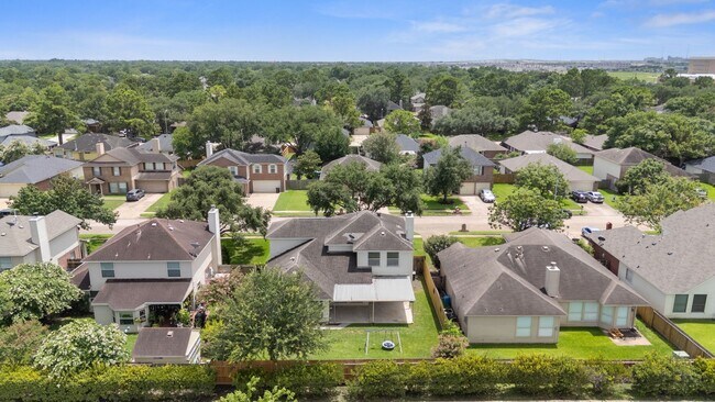 Building Photo - 22730 Tara Way Dr