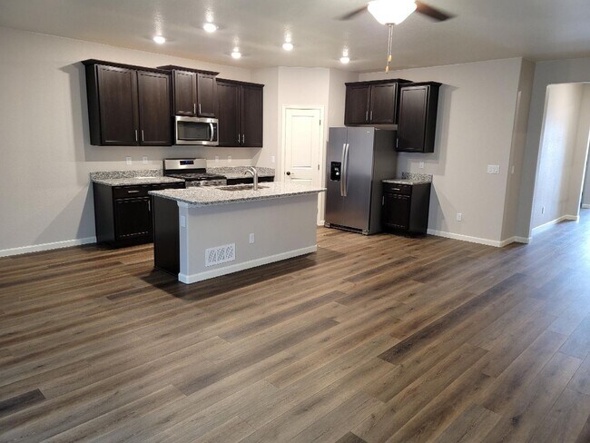 Building Photo - Beautiful home in Mead!